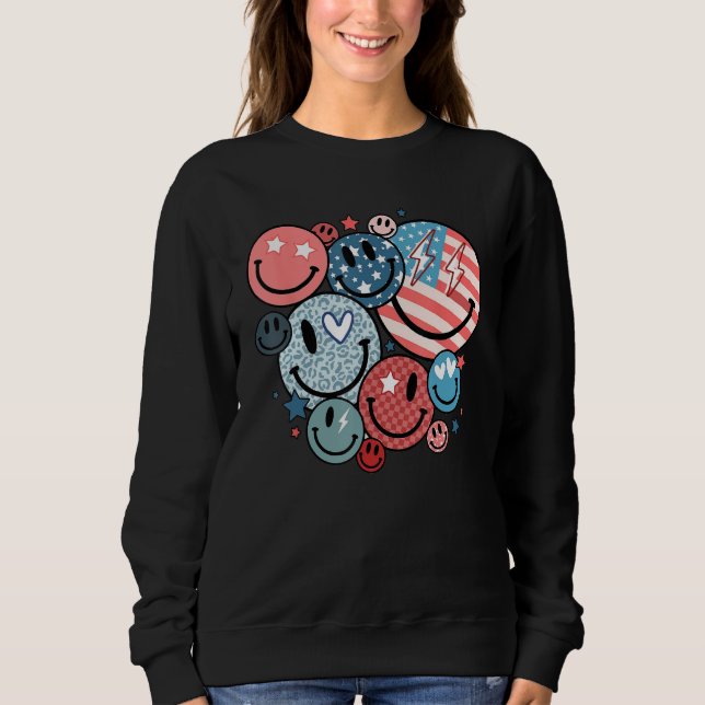 America Vibes Happy Face Smile Flower American 4th Sweatshirt (Vorderseite)