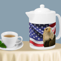 American Bald Eagle und Flag