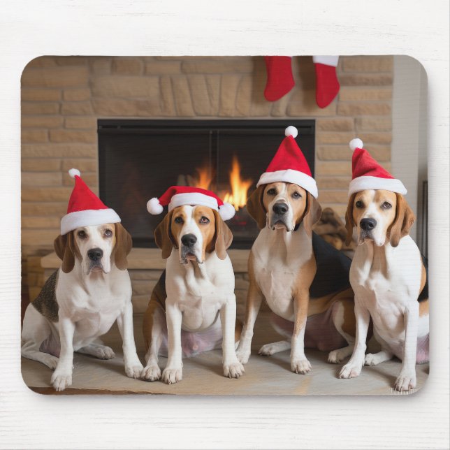 American English Foxhound Fireplace Weihnachten Mousepad (Vorne)