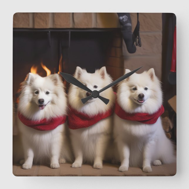 American Eskimo am Feuerplatz Weihnachten Quadratische Wanduhr (Vorderseite)