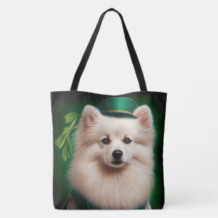 American Eskimo Hund in St. Patrick's Day Kostüm