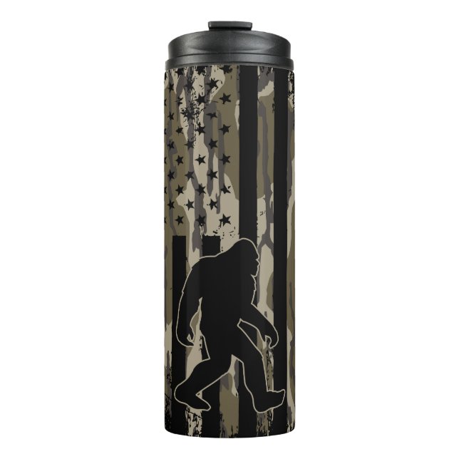 American Flag Bigfoot Bottom Land Camouflage Thermosbecher (Vorderseite)