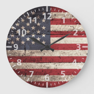 American Flag on Old Wood Grain Große Wanduhr