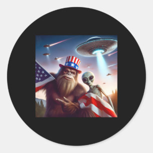American Flag Sasquatch mit Alien Ufo Bigfoot 4. Runder Aufkleber