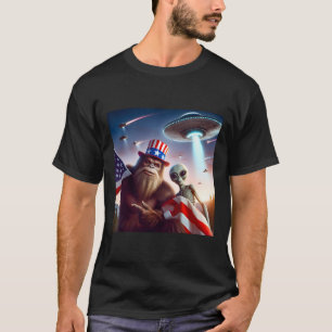 American Flag Sasquatch mit Alien Ufo Bigfoot 4. T-Shirt