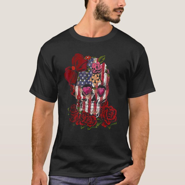 American Flag Skull Wear Bow Rose Flowers T-Shirt (Vorderseite)