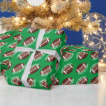 American Football Balls Name Green Christmas Geschenkpapier<br><div class="desc">American Football Balls nennen grünes Weihnachtswrapping Paper. Personalisieren Sie mit Ihrem Namen. Du kannst den Text Frohe Weihnachten ändern.</div>