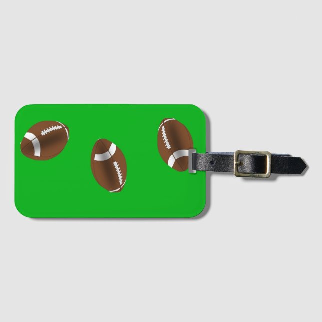 American football balls on green gepäckanhänger (Vorderseite (Horizontal))