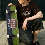 American Football Field Name Team Jersey Nummer Skateboard<br><div class="desc">American Football Feld mit individualisierbarem Namen und Mannschaftsspielnummer. Ideal für Sportfans,  Männer und Jungen.</div>