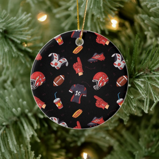American Football Player Equipment mit Snacks Keramik Ornament (Baum)
