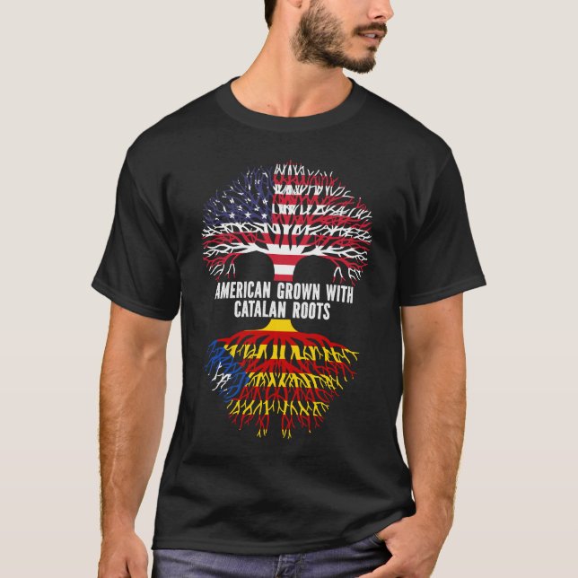 American Grown mit Catalan Roots USA Flag T-Shirt (Vorderseite)