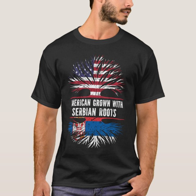American Grown mit serbischer Roots USA Flag T-Shirt (Vorderseite)