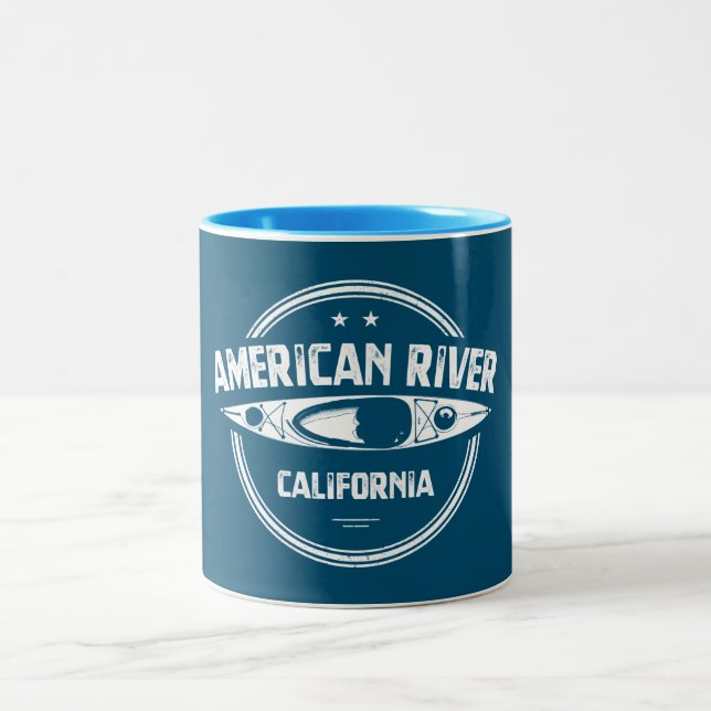 American River California Kayaking Zweifarbige Tasse (Mittel)