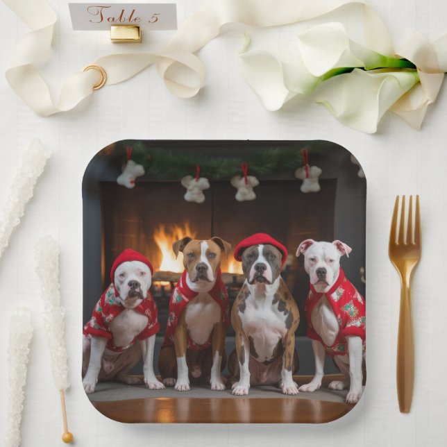 American Staffordshire by Fireplace Christmas Pappteller (Hochzeit)