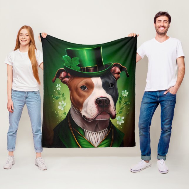 American Staffordshire dog am St. Patrick's Day Fleecedecke (Beispiel)