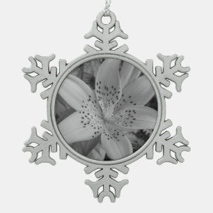 American Tiger Lily (Schwarz und Weiß) Schneeflocken Zinn-Ornament