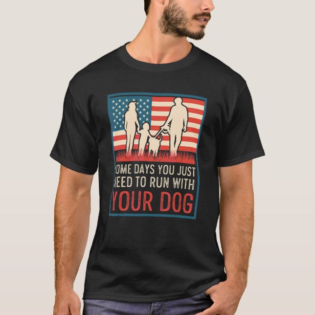 American US Flag Personal Trainer Hund läuft T-Shirt (Vorderseite)