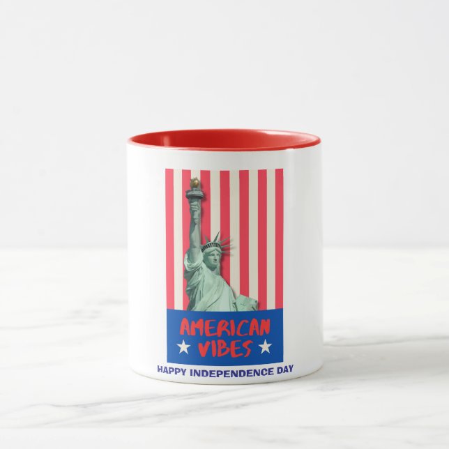 "American Vibes" Statue Liberty Red Stripes Custom Tasse (Zentrum)
