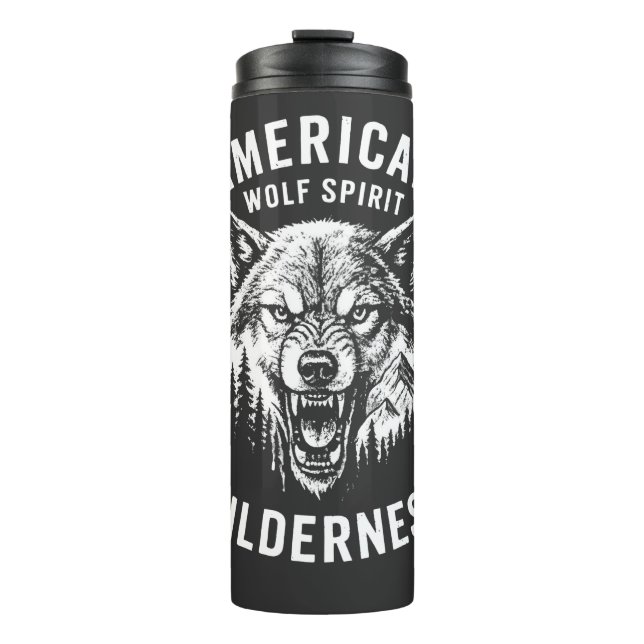 American Wolf Spirit Wilderness T-Shirt Thermosbecher (Vorderseite)