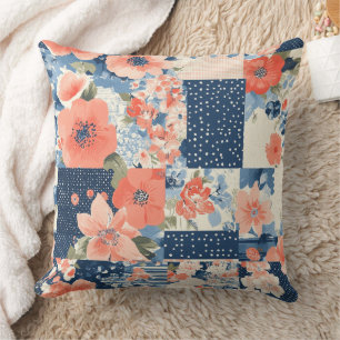 Americana-Floral-Patchwork-Quilt in Navy und Koral Kissen