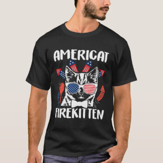 Americat Feuerkätzchen 4. Juli Katze mit Feuerwerk T-Shirt