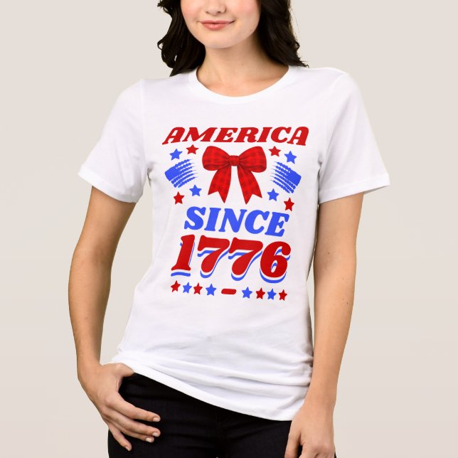 Amerika Seit 1776 Rot Gingham-Schleife Tri-Blend Shirt (Vorderseite)