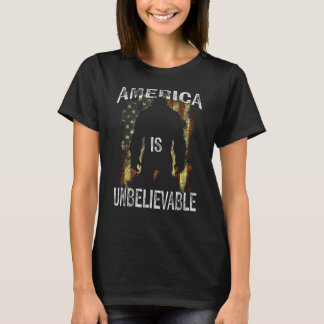 Amerika: Unglaubliche amerikanische Flagge Sasquat T-Shirt