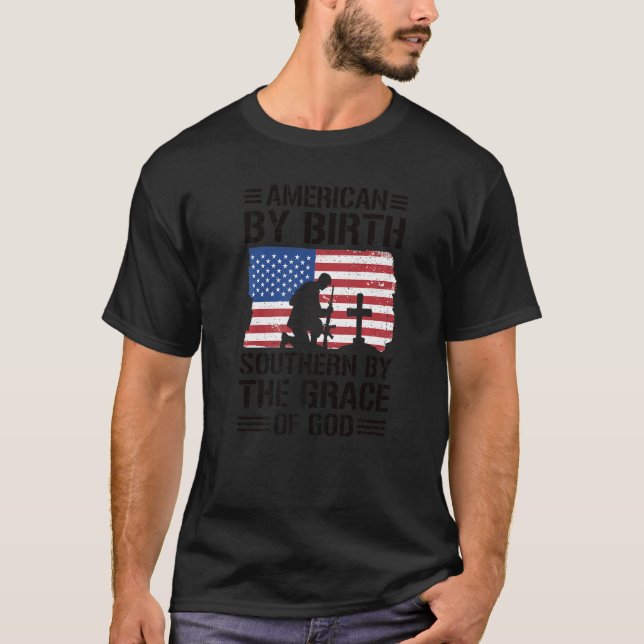 Amerikaner von Geburt Süd nach Gnade Gottes T-Shirt (Vorderseite)