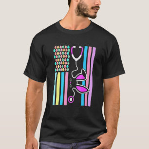 Amerikanische Eier Flagge Stethoskop Hase Krankens T-Shirt