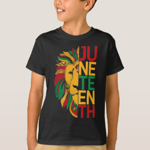 Amerikanische Fla der Coolen Schwarzgeschichte im  T-Shirt