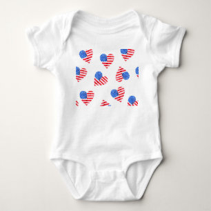 Amerikanische Flagge hört Wasserfarbe Nahtlos. Baby Strampler