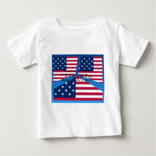 Amerikanische Flagge mit Hakuna Matata: Patriotisc Baby T-shirt
