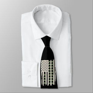 Amerikanische Flagge mit Kleeblättern für St Patri Krawatte