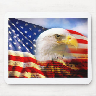 Amerikanische Flagge mit Weißkopfseeadler Mousepad