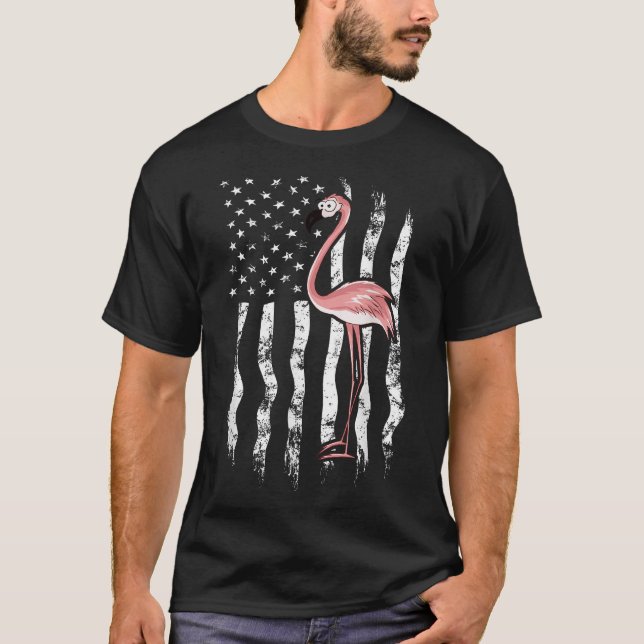 Amerikanische Flagge Rosa Cartoon Flamingo T-Shirt (Vorderseite)