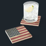 Amerikanische Flagge Steinuntersetzer<br><div class="desc">Steintyp: Sandstein Es ist irgendwo fünf Uhr, ein wenig Zauber wecken und Ihre Drinks auf stilvollen Untersetzer aus Stein servieren. Gestalte stattdessen hochwertige und einzigartige Steinuntersetzer mit deinem eigenen Design, Monogramm oder deinem Text. Tip: Personalisierte Untersetzer sind ein hervorragendes Einweihungs- oder Gastgeschenk! Abmessungen: 4" x 4" Wählen Sie aus Marmor,...</div>
