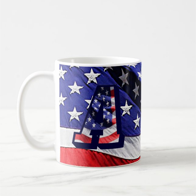 Amerikanische Flagge und Buchstabe "A" auf beiden  Tasse (Links)