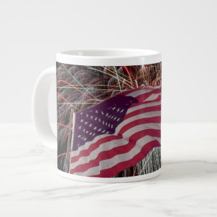 Amerikanische Flagge und Feuerwerk Jumbo-Tasse