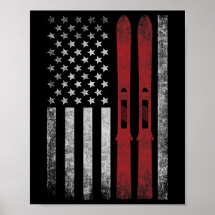 Amerikanische Flagge und Skier. Skisport Winterspo Poster