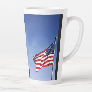 Amerikanische Flagge & US-Kapitol Patriotisches US Milchtasse