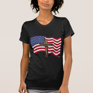 Amerikanische Flagge weht und raues Kreuz T-Shirt