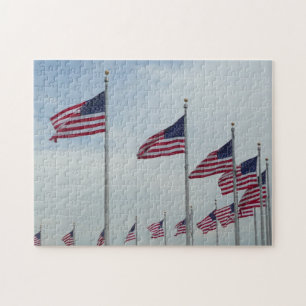 Amerikanische Flaggen am Washington Monument Puzzle