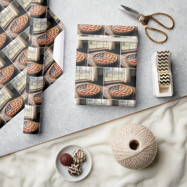 Amerikanische Flaggenkruste auf Erdbeerkuchen Geschenkpapier (Kunsthandwerk)