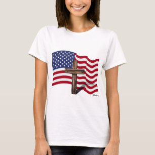 Amerikanische Flaggenwinde und geruchtes Kreuz T-Shirt
