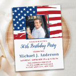 Amerikanische Partei für das militärische Foto "Cu Einladungspostkarte<br><div class="desc">USA amerikanische Flagge Birthday Party Einladungen. Laden Sie Freunde und Familie zu Ihrem patriotischen Geburtstagsfest mit diesen modernen amerikanischen Flag Einladungen. Personalisieren Sie diese Fahneneinladung mit Ihren Event-, Foto-, Name- und Party-Details. In unserer Kollektion finden Sie passende Geschenke, Gastgeschenke und Vorräte zum Geburtstag. . COPYRIGHT © 2021 Judy Burrows, Black...</div>