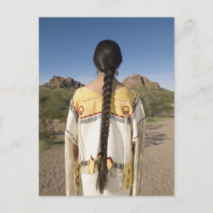 Amerikanische Ureinwohner in traditioneller Kleidu Postkarte