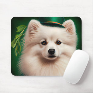 Amerikanischer Eskimo-Hund in St. Patrick’s Day-Kl Mousepad