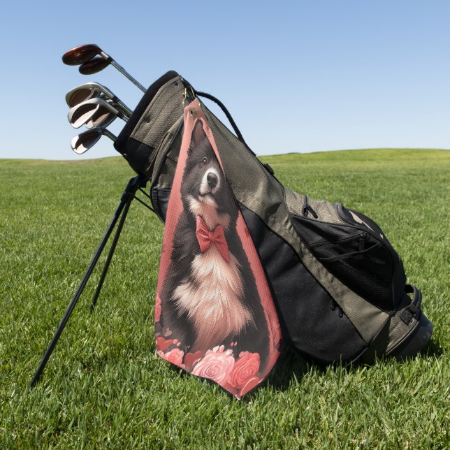 Amerikanisches Akita mit Rose - Valentinstag Golfhandtuch (Gras)