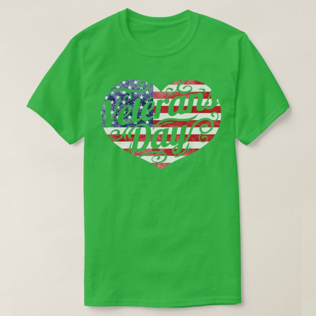 Amerikanisches Flaggenherz für Veteranen Tag 1 T-Shirt (Design vorne)