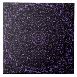 Amethyst auf dem Schwarzen Mandala Kaleidoskop Med Fliese